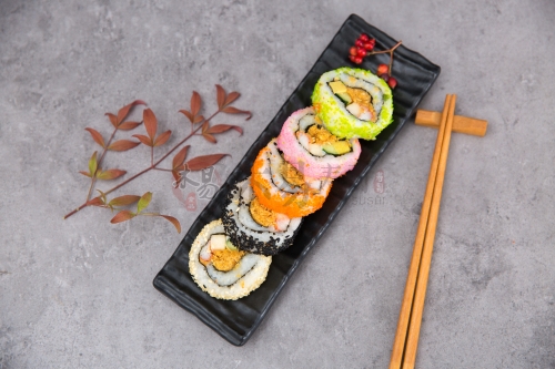 想開(kāi)家木易壽司加盟店，生意怎么樣？
